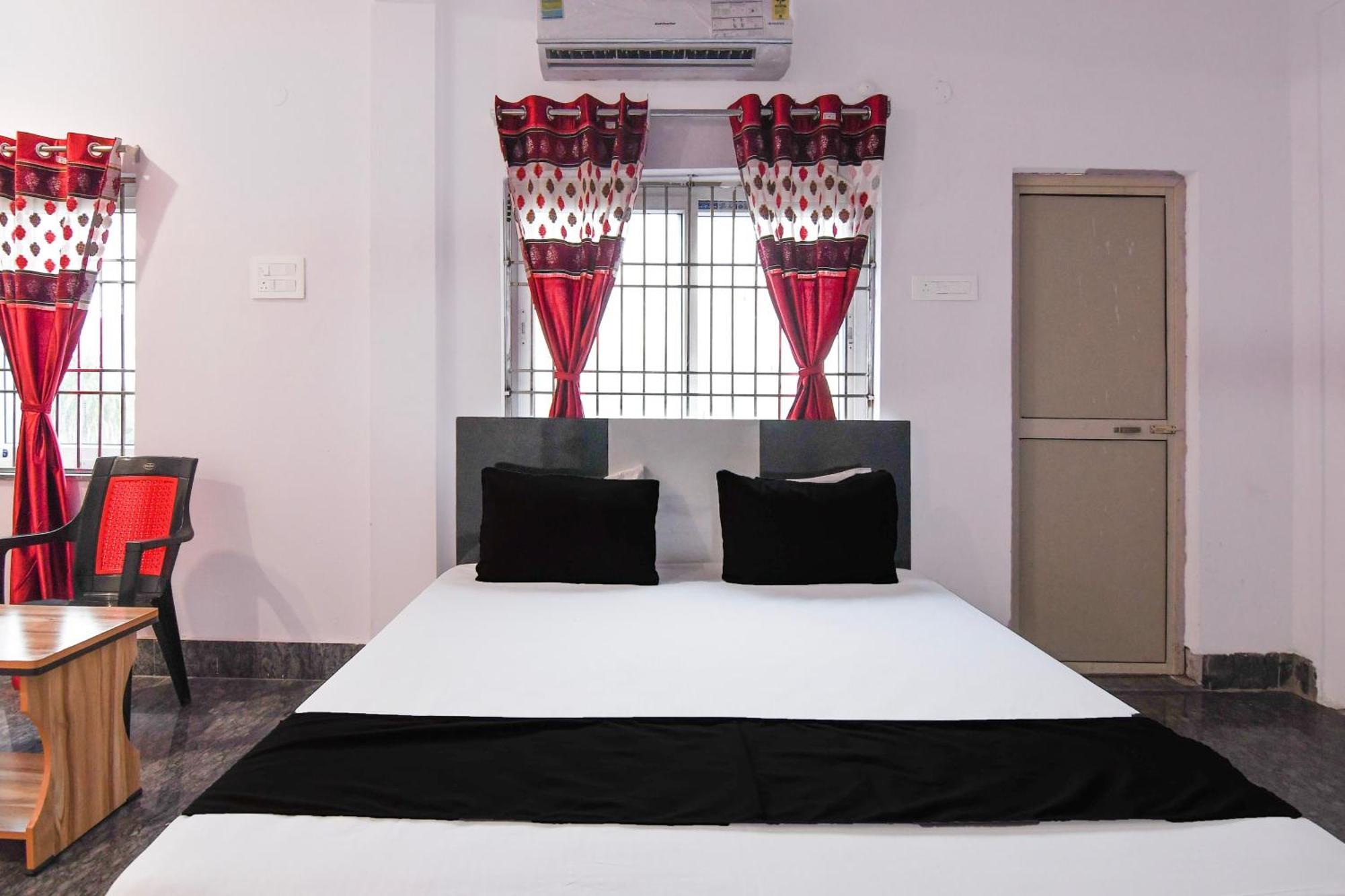 Hotel O Silk City Palace Brahmapur Extérieur photo