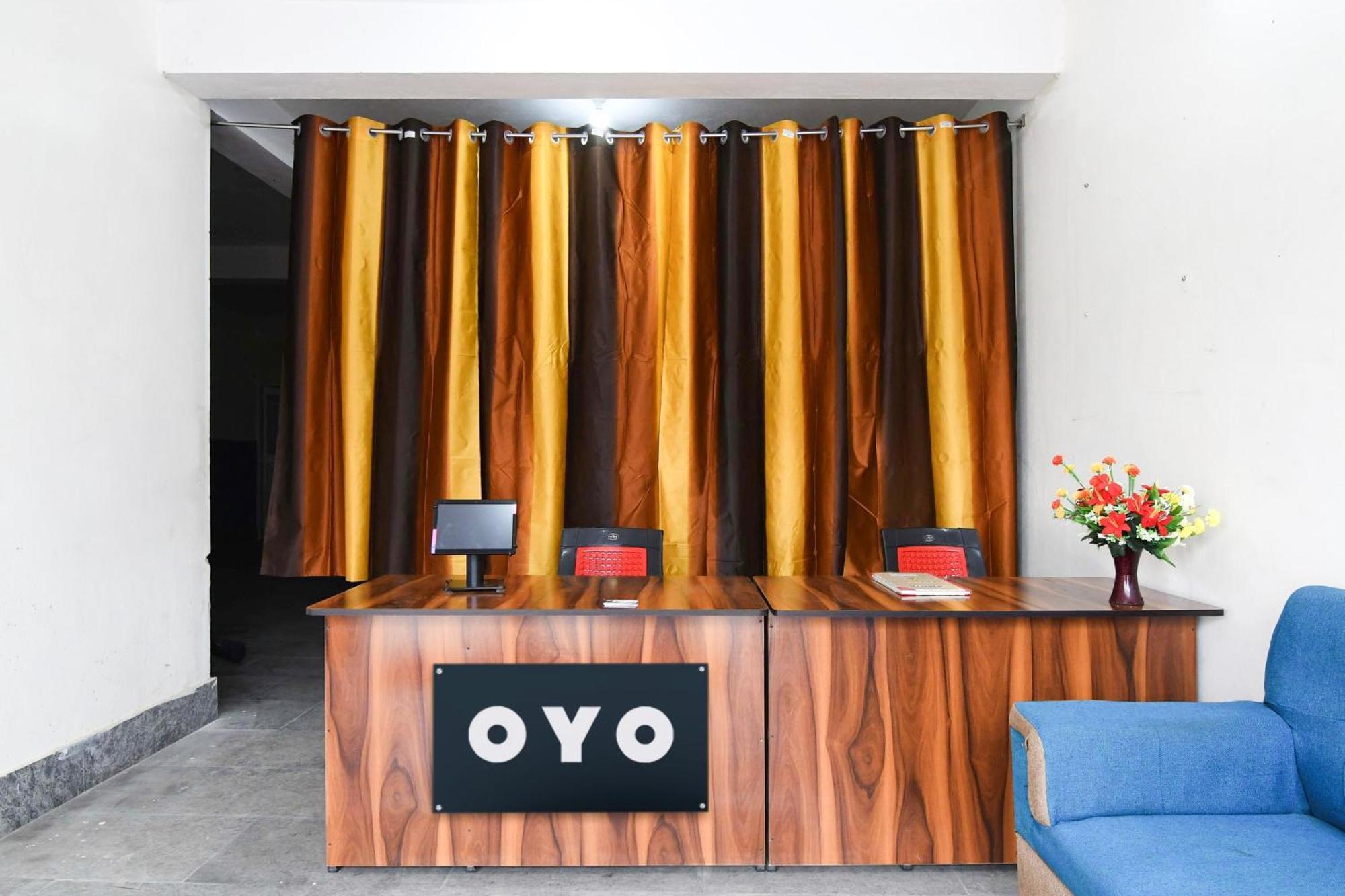 Hotel O Silk City Palace Brahmapur Extérieur photo
