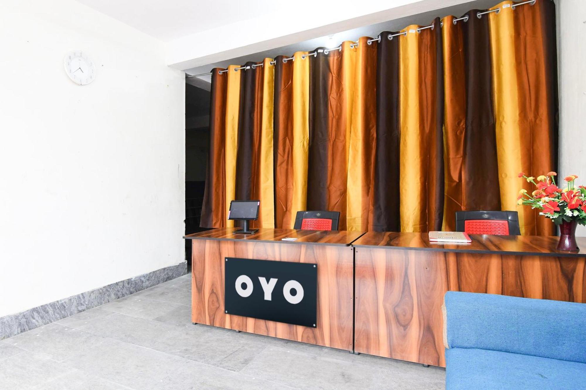 Hotel O Silk City Palace Brahmapur Extérieur photo